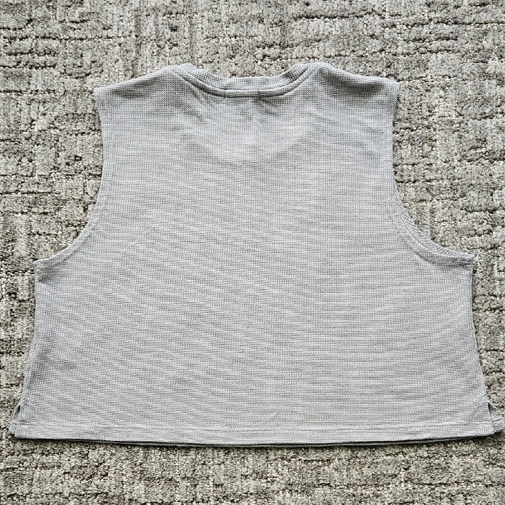 Beyond Yoga Gray Ribbed Cropped Muscle Tank - Picture 4 of 4